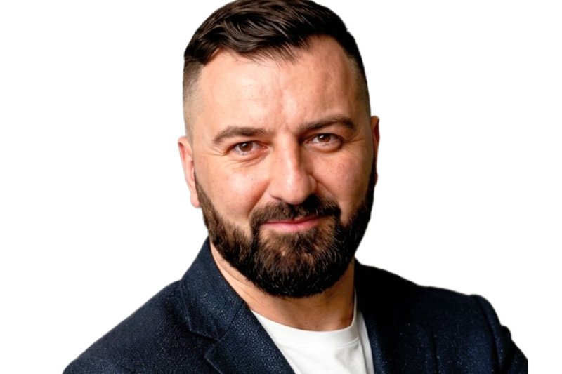 Аскер Аскеров, архитектор ИИ-систем для руководителей и компаний